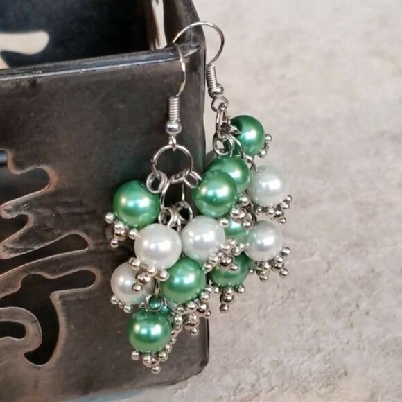 Edgy Bali Style Glass Grape Bunch Dotted Accent Green White Silver Earrings - Picture 2 of 6